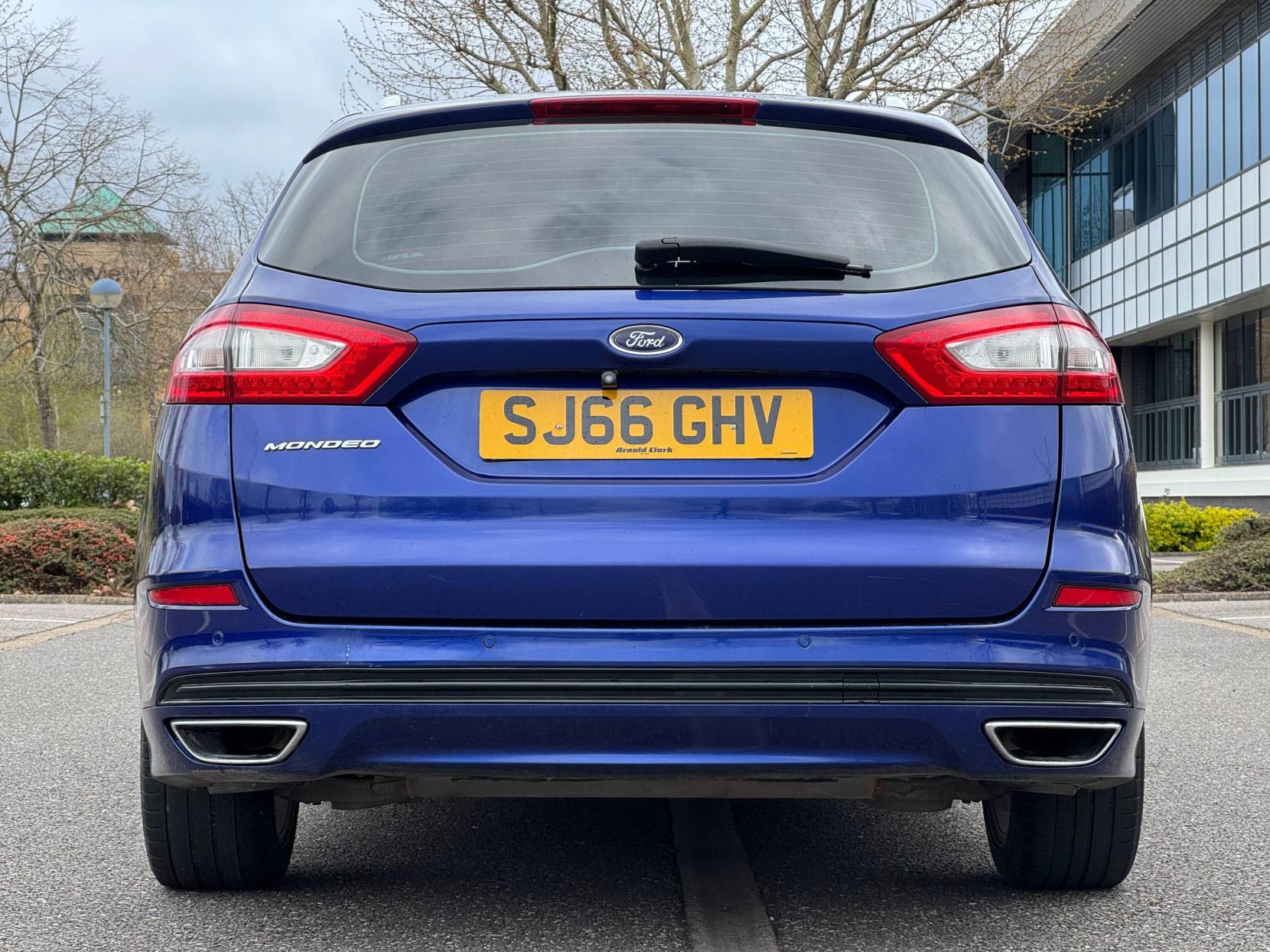 Ford Mondeo 2.0 TDCi Titanium Estate 5dr Diesel Powershift Euro 6 (s/s) (180 ps)