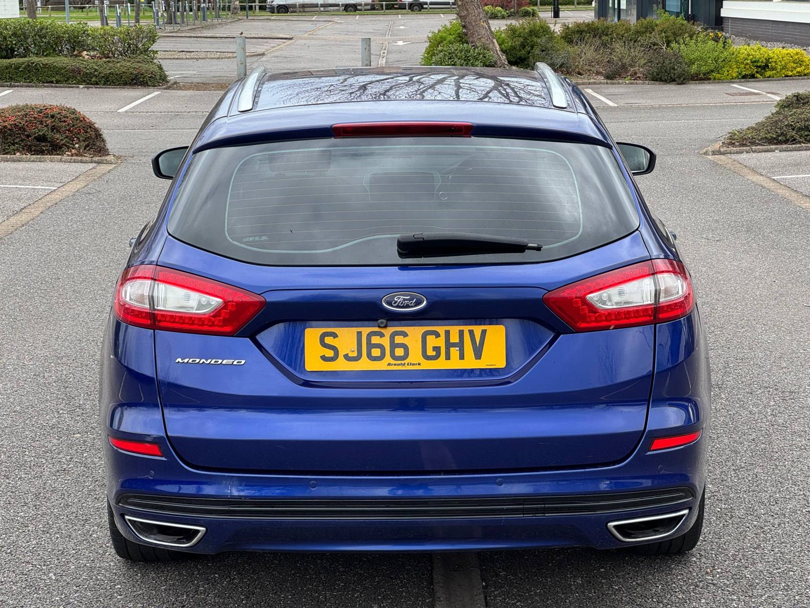 Ford Mondeo 2.0 TDCi Titanium Estate 5dr Diesel Powershift Euro 6 (s/s) (180 ps)