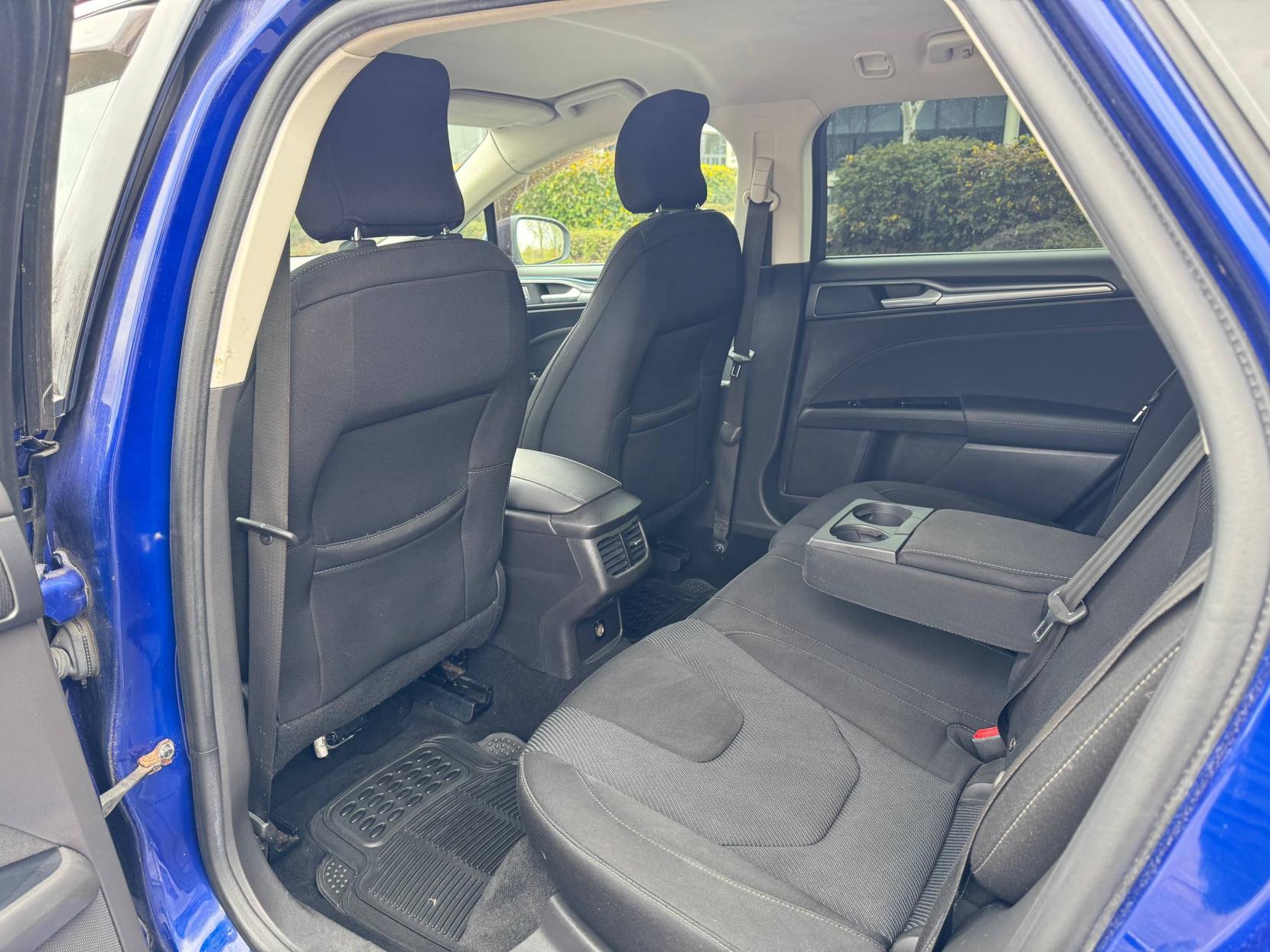 Ford Mondeo 2.0 TDCi Titanium Estate 5dr Diesel Powershift Euro 6 (s/s) (180 ps)