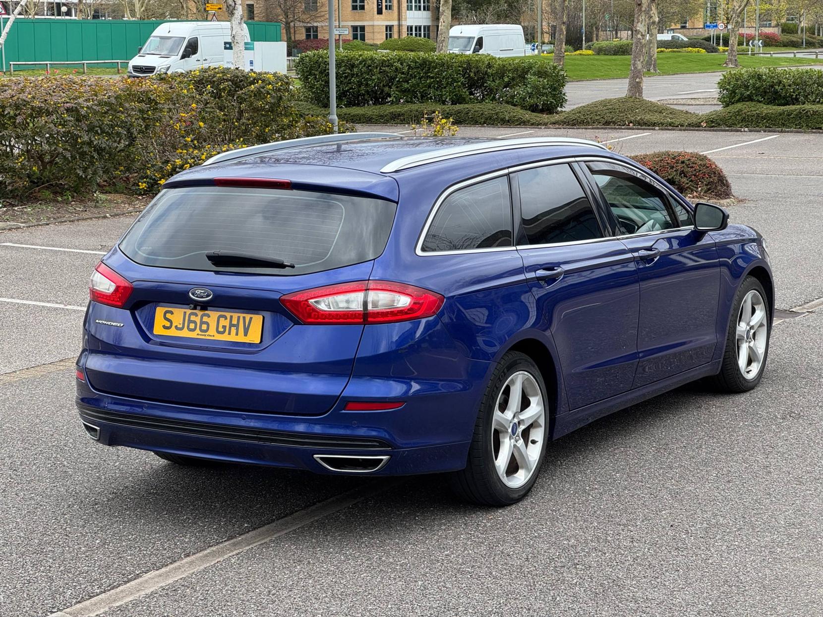 Ford Mondeo 2.0 TDCi Titanium Estate 5dr Diesel Powershift Euro 6 (s/s) (180 ps)