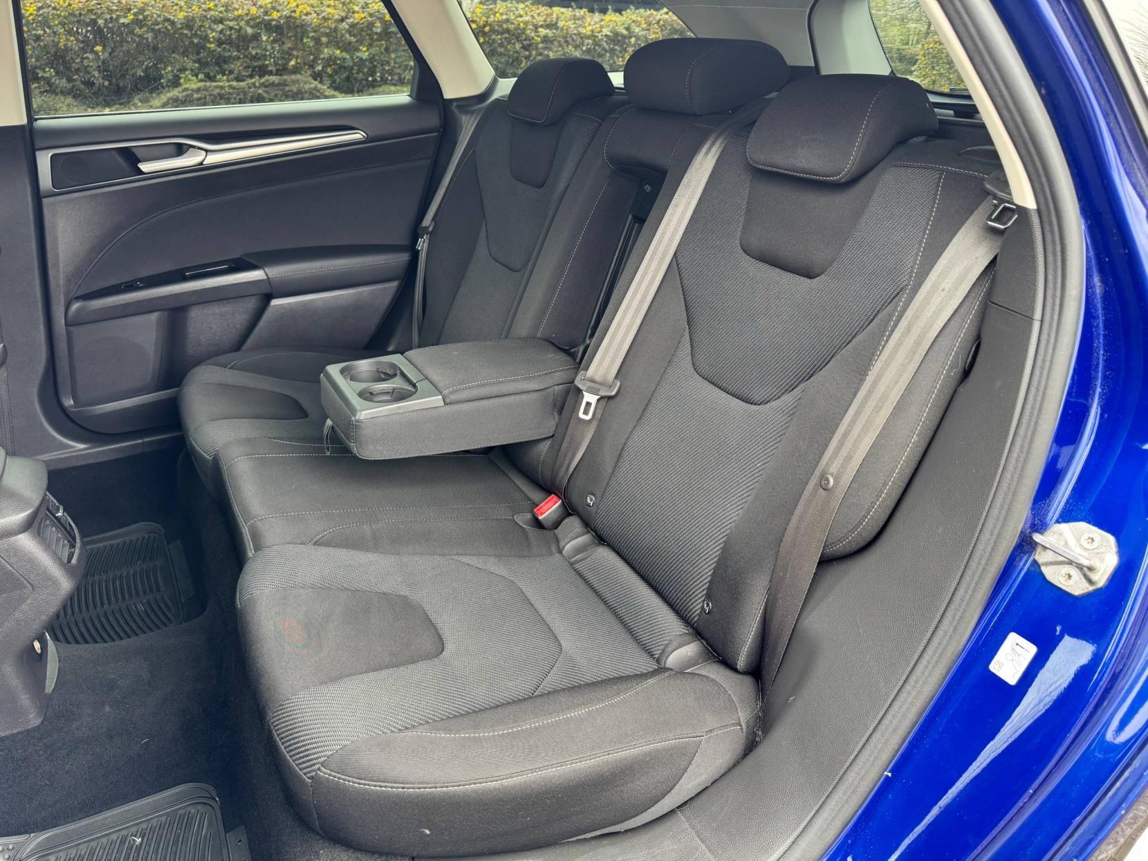 Ford Mondeo 2.0 TDCi Titanium Estate 5dr Diesel Powershift Euro 6 (s/s) (180 ps)