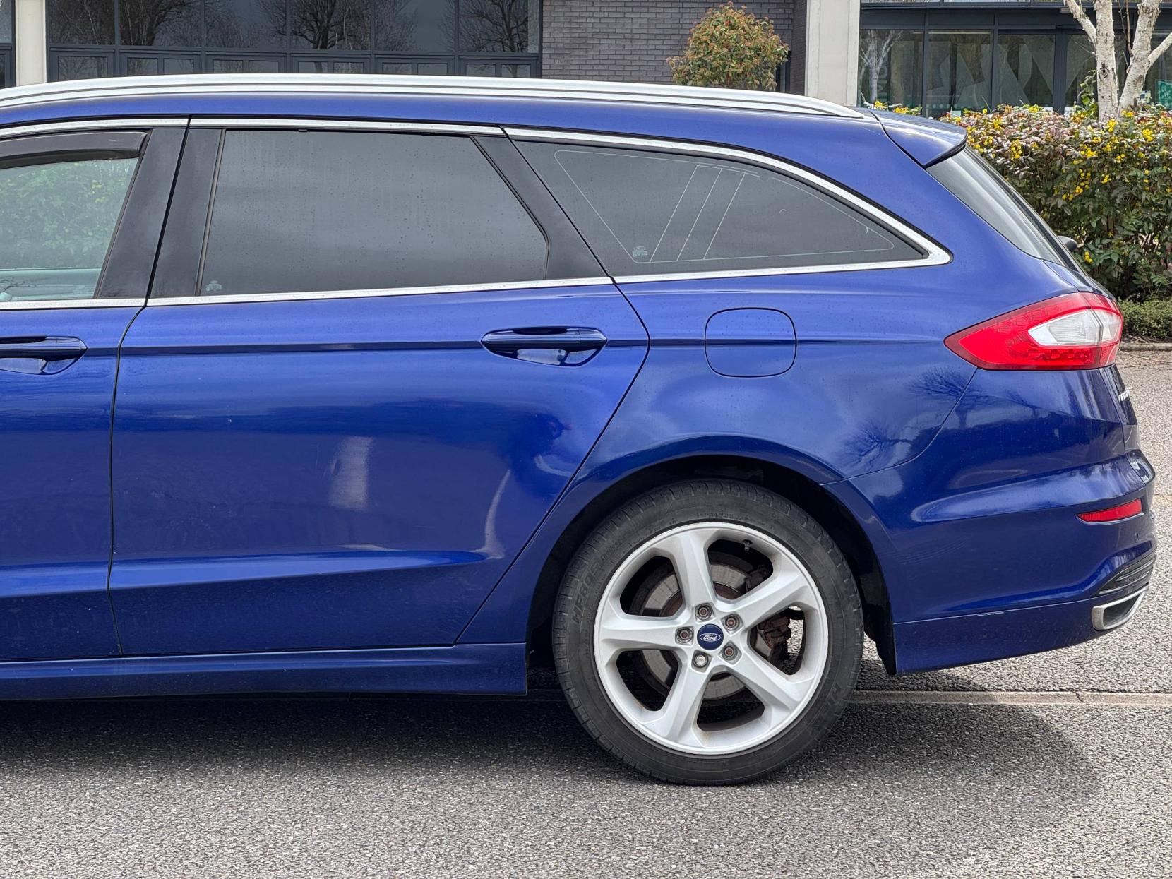 Ford Mondeo 2.0 TDCi Titanium Estate 5dr Diesel Powershift Euro 6 (s/s) (180 ps)