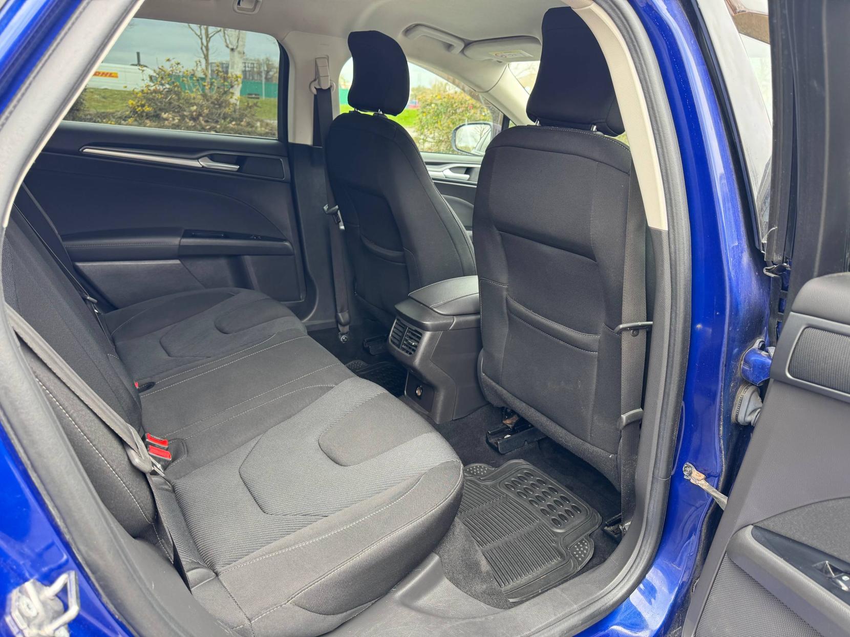 Ford Mondeo 2.0 TDCi Titanium Estate 5dr Diesel Powershift Euro 6 (s/s) (180 ps)