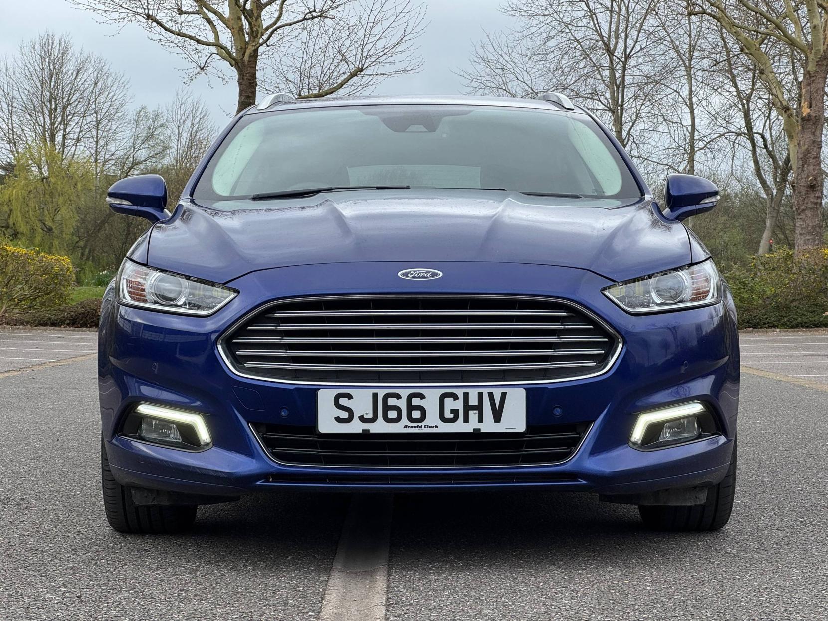 Ford Mondeo 2.0 TDCi Titanium Estate 5dr Diesel Powershift Euro 6 (s/s) (180 ps)