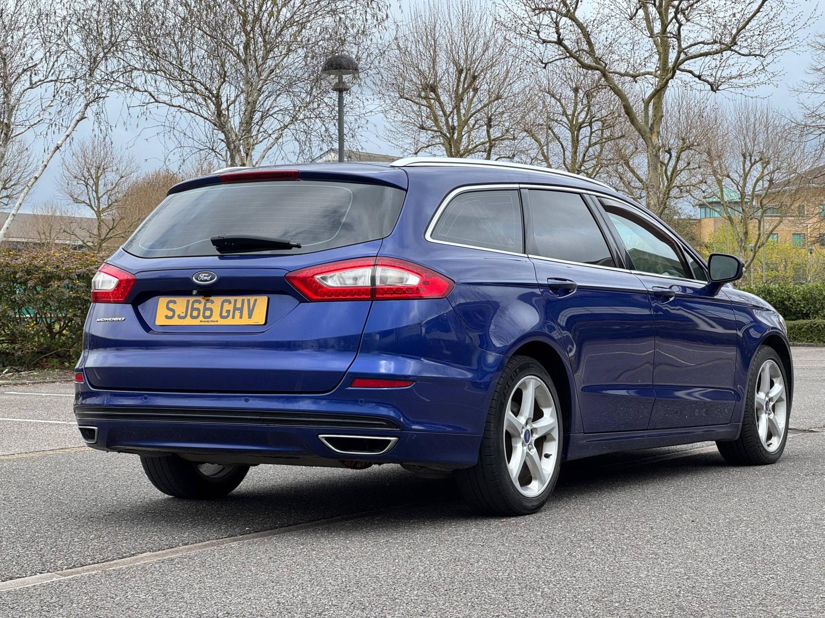 Ford Mondeo 2.0 TDCi Titanium Estate 5dr Diesel Powershift Euro 6 (s/s) (180 ps)