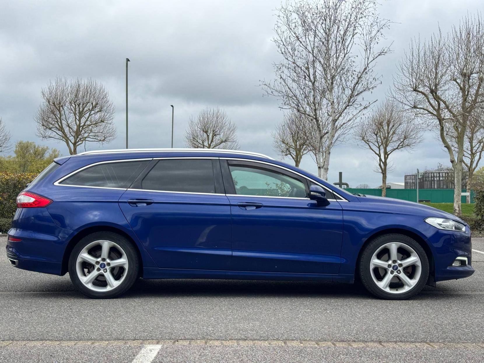 Ford Mondeo 2.0 TDCi Titanium Estate 5dr Diesel Powershift Euro 6 (s/s) (180 ps)