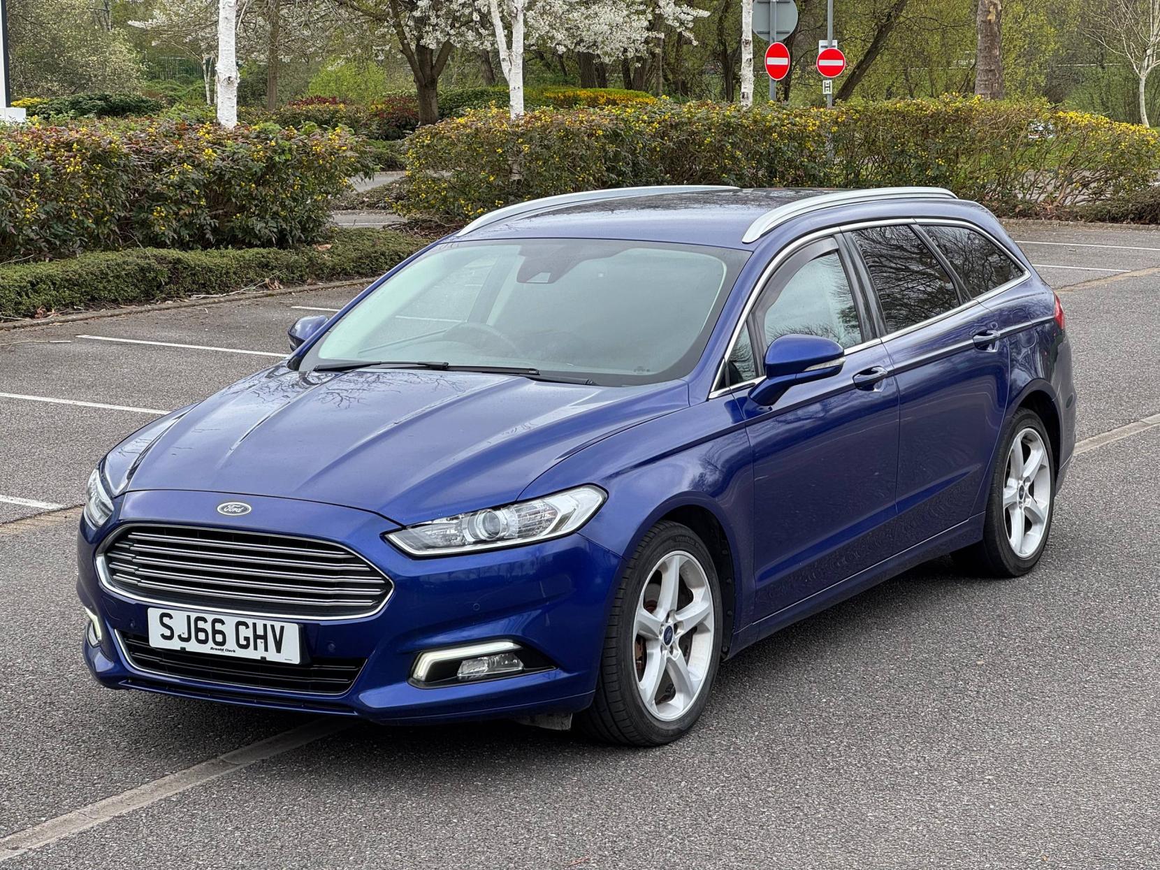 Ford Mondeo 2.0 TDCi Titanium Estate 5dr Diesel Powershift Euro 6 (s/s) (180 ps)