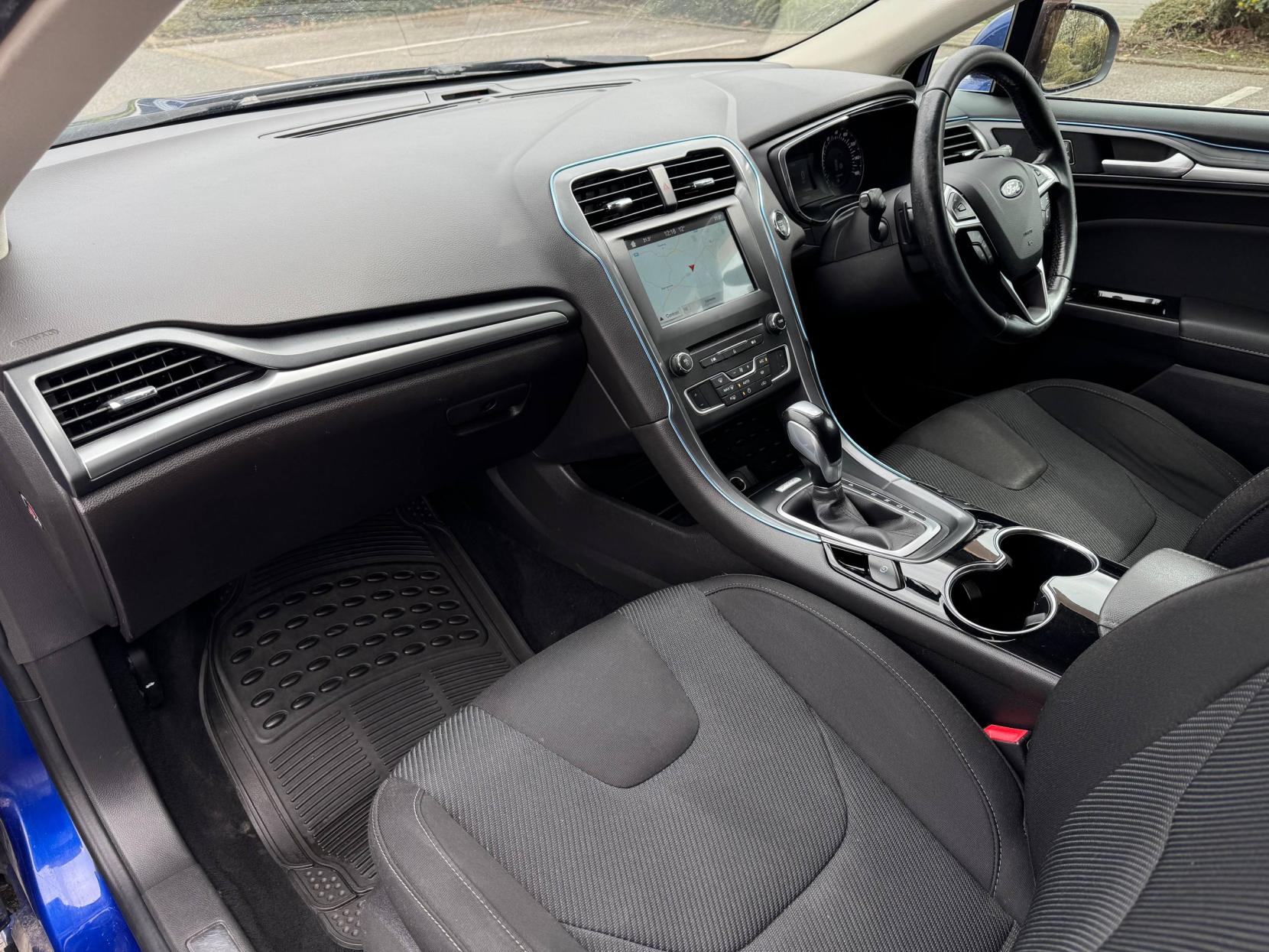 Ford Mondeo 2.0 TDCi Titanium Estate 5dr Diesel Powershift Euro 6 (s/s) (180 ps)