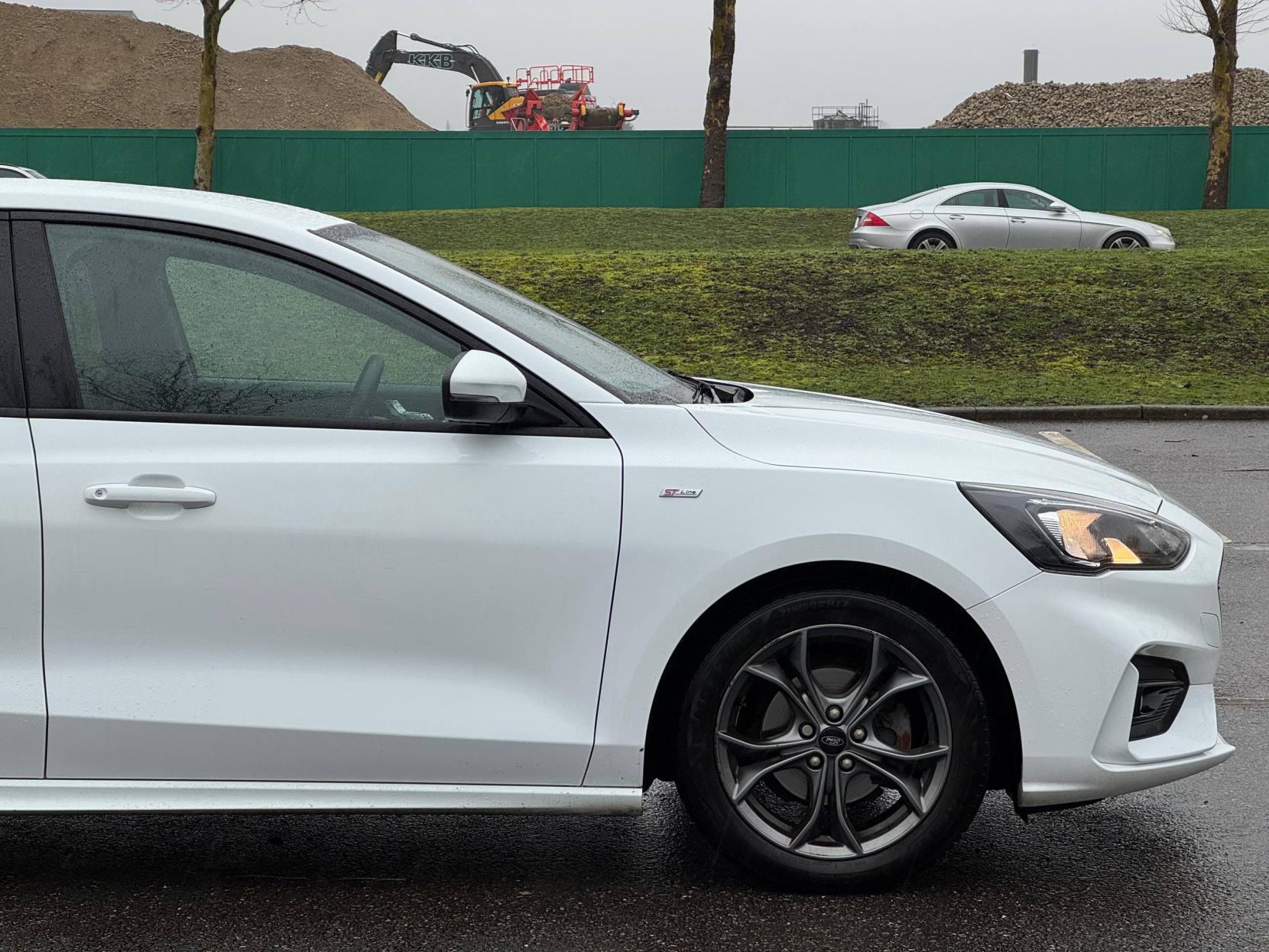 Ford Focus 1.0T EcoBoost ST-Line Hatchback 5dr Petrol Manual Euro 6 (s/s) (125 ps)