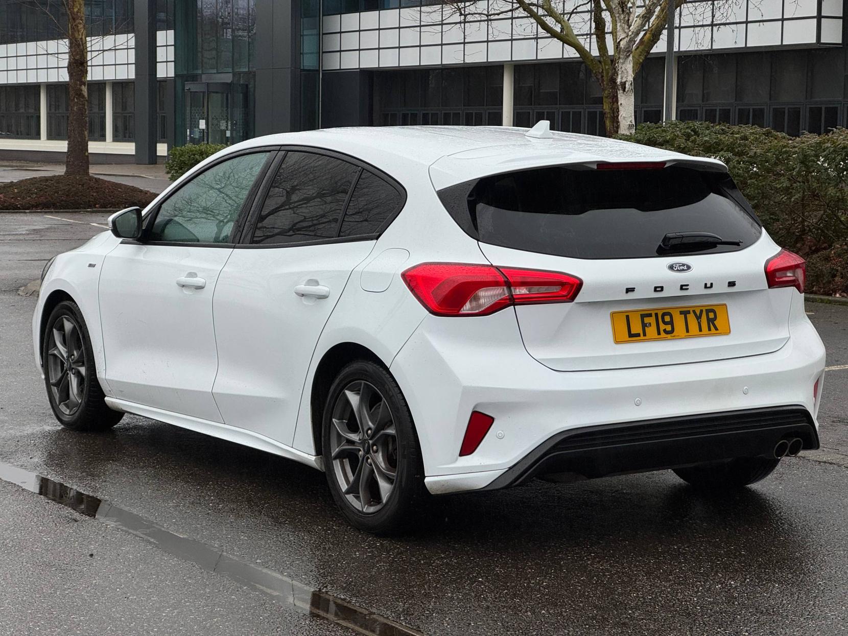 Ford Focus 1.0T EcoBoost ST-Line Hatchback 5dr Petrol Manual Euro 6 (s/s) (125 ps)