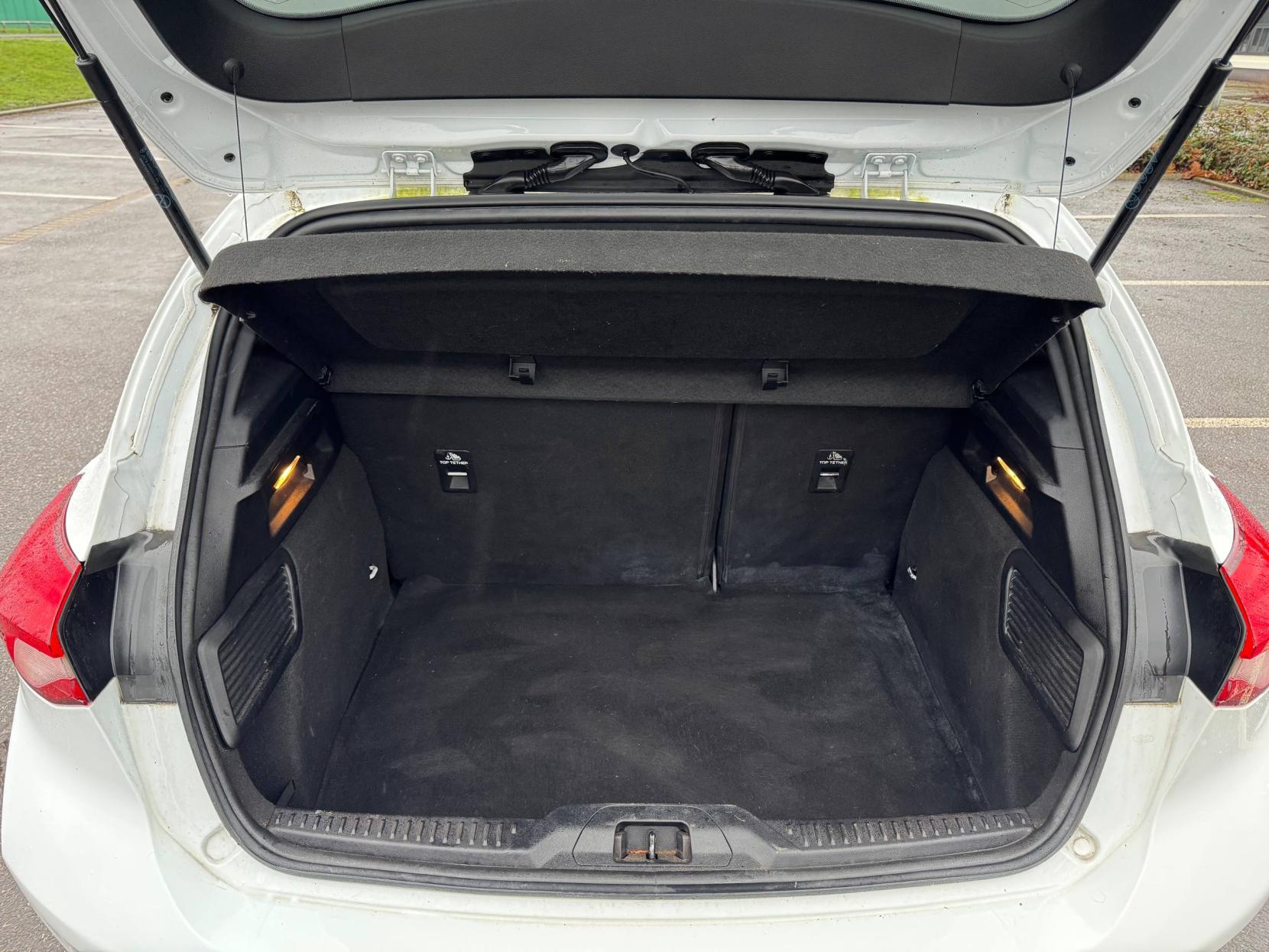 Ford Focus 1.0T EcoBoost ST-Line Hatchback 5dr Petrol Manual Euro 6 (s/s) (125 ps)