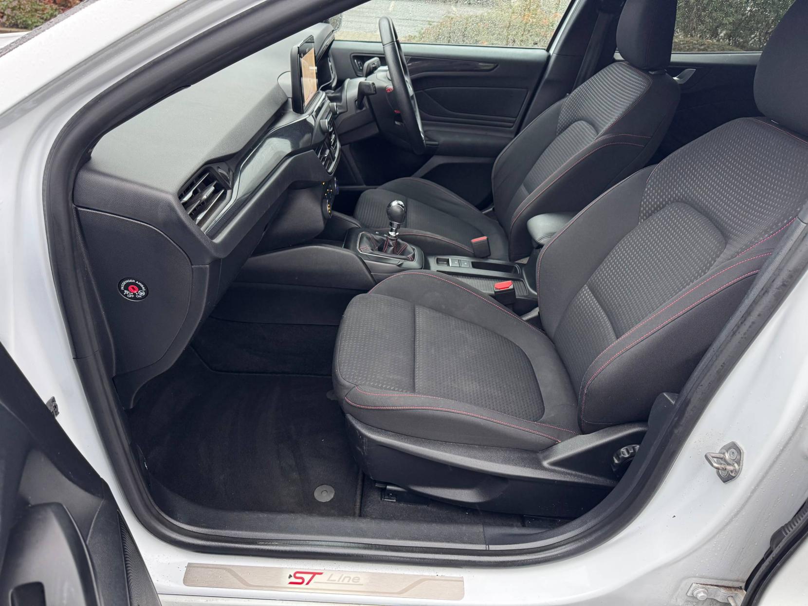 Ford Focus 1.0T EcoBoost ST-Line Hatchback 5dr Petrol Manual Euro 6 (s/s) (125 ps)