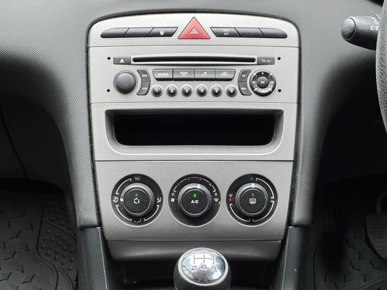 Peugeot 308 1.4 VTi S Hatchback 5dr Petrol Manual (149 g/km, 98 bhp)