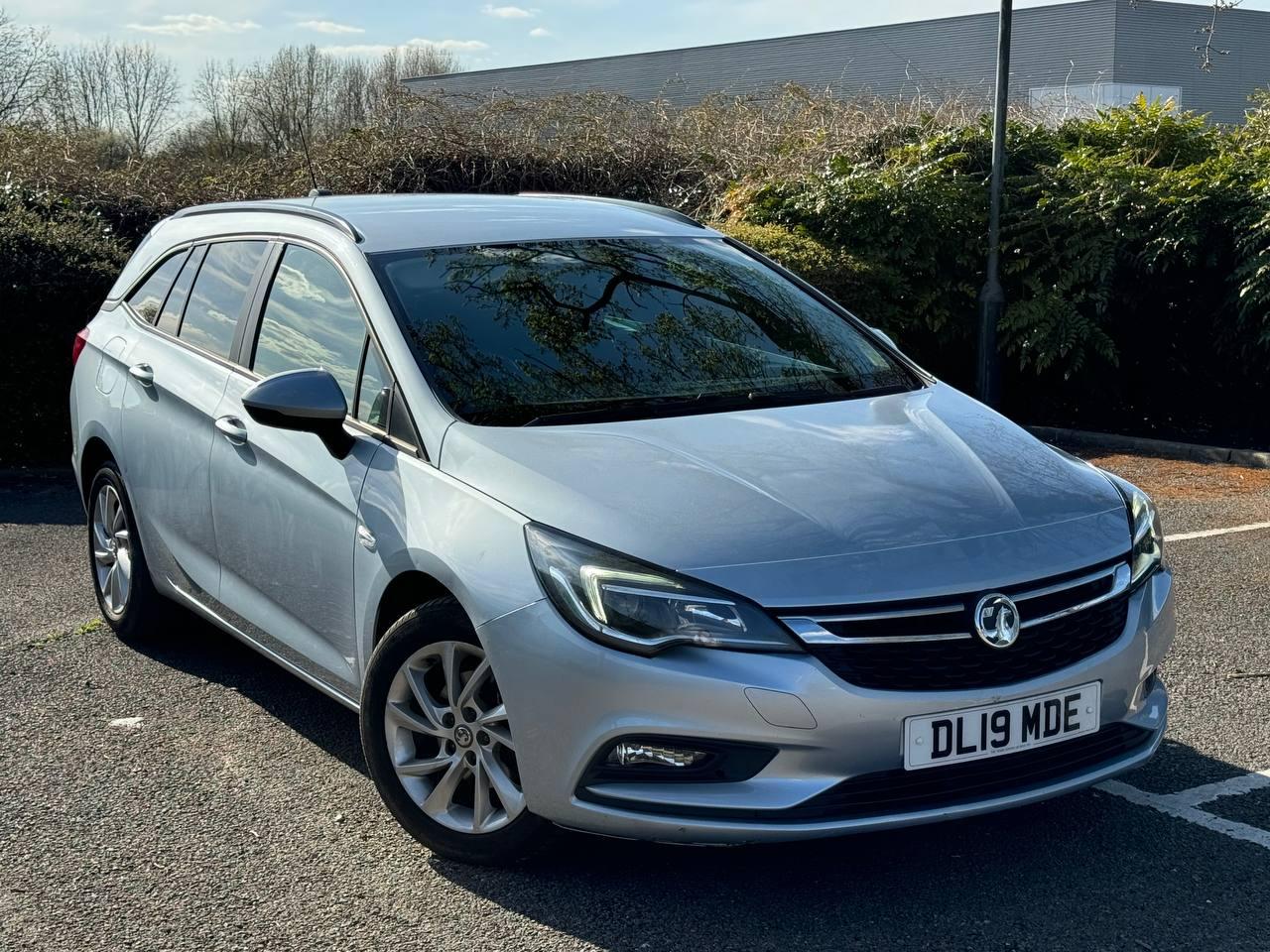 Vauxhall Astra 1.6 CDTi ecoTEC BlueInjection Tech Line Nav Sports Tourer 5dr Diesel Manual Euro 6 (s/s) (110 ps)