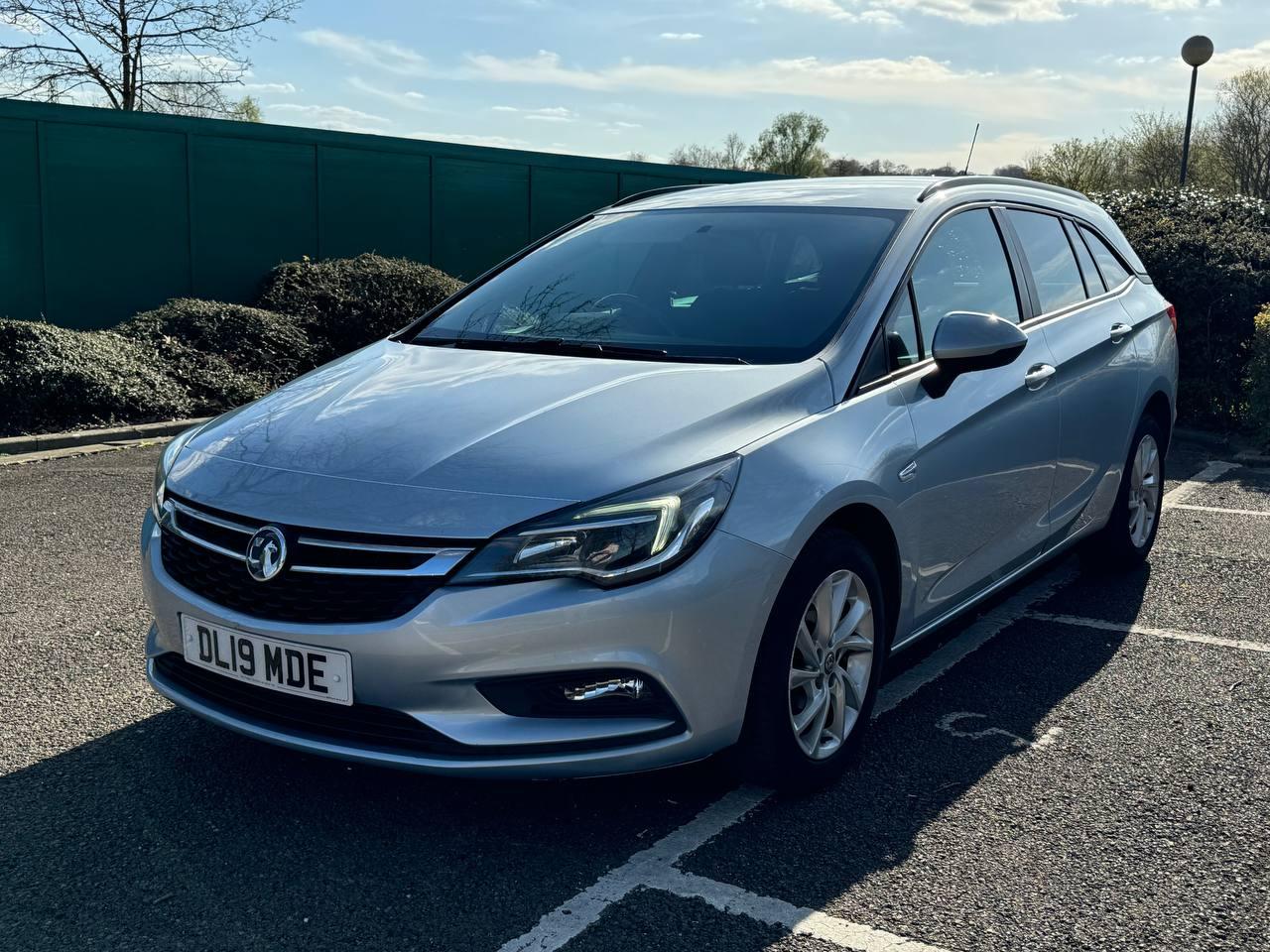 Vauxhall Astra 1.6 CDTi ecoTEC BlueInjection Tech Line Nav Sports Tourer 5dr Diesel Manual Euro 6 (s/s) (110 ps)