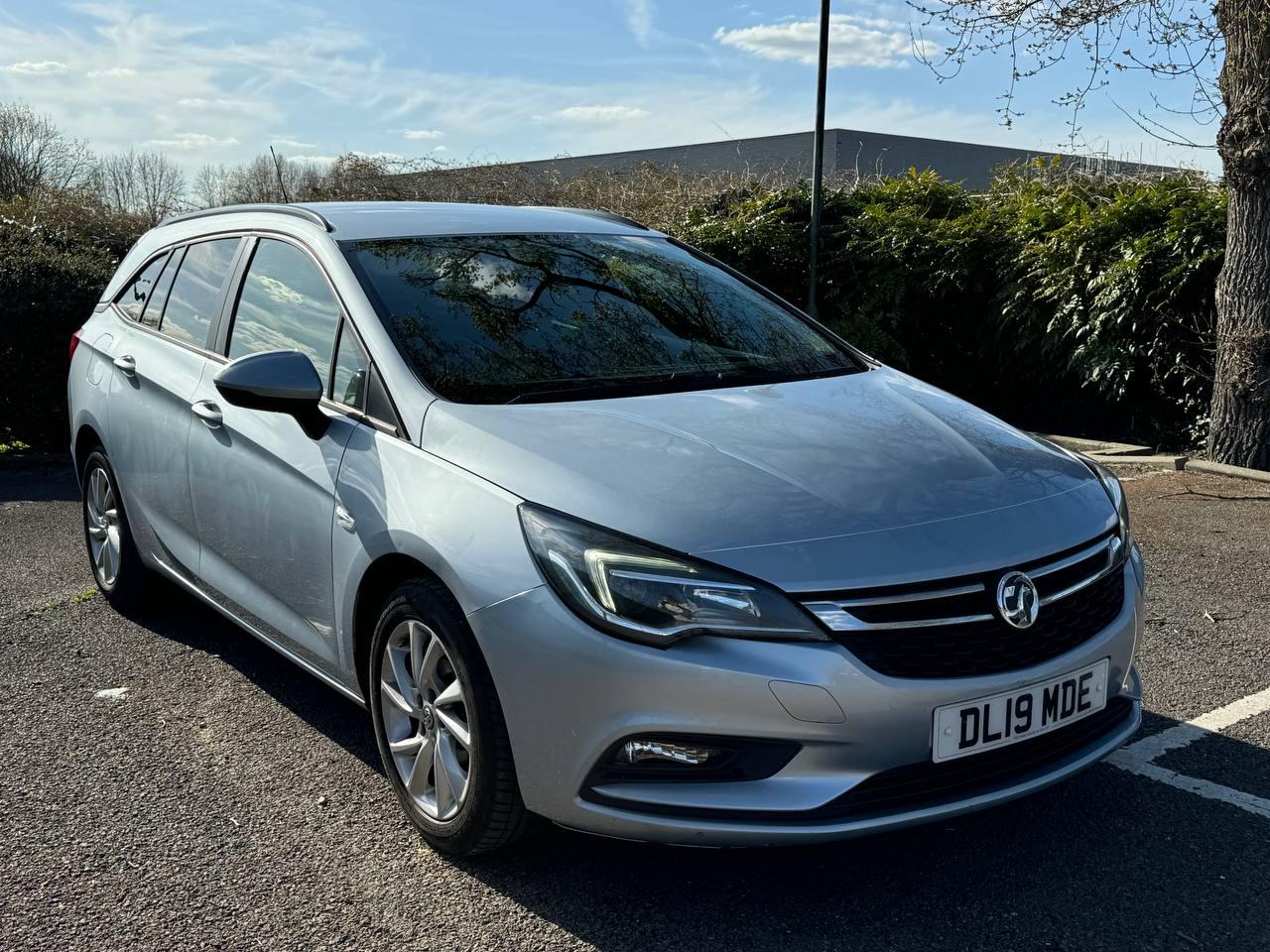 Vauxhall Astra 1.6 CDTi ecoTEC BlueInjection Tech Line Nav Sports Tourer 5dr Diesel Manual Euro 6 (s/s) (110 ps)