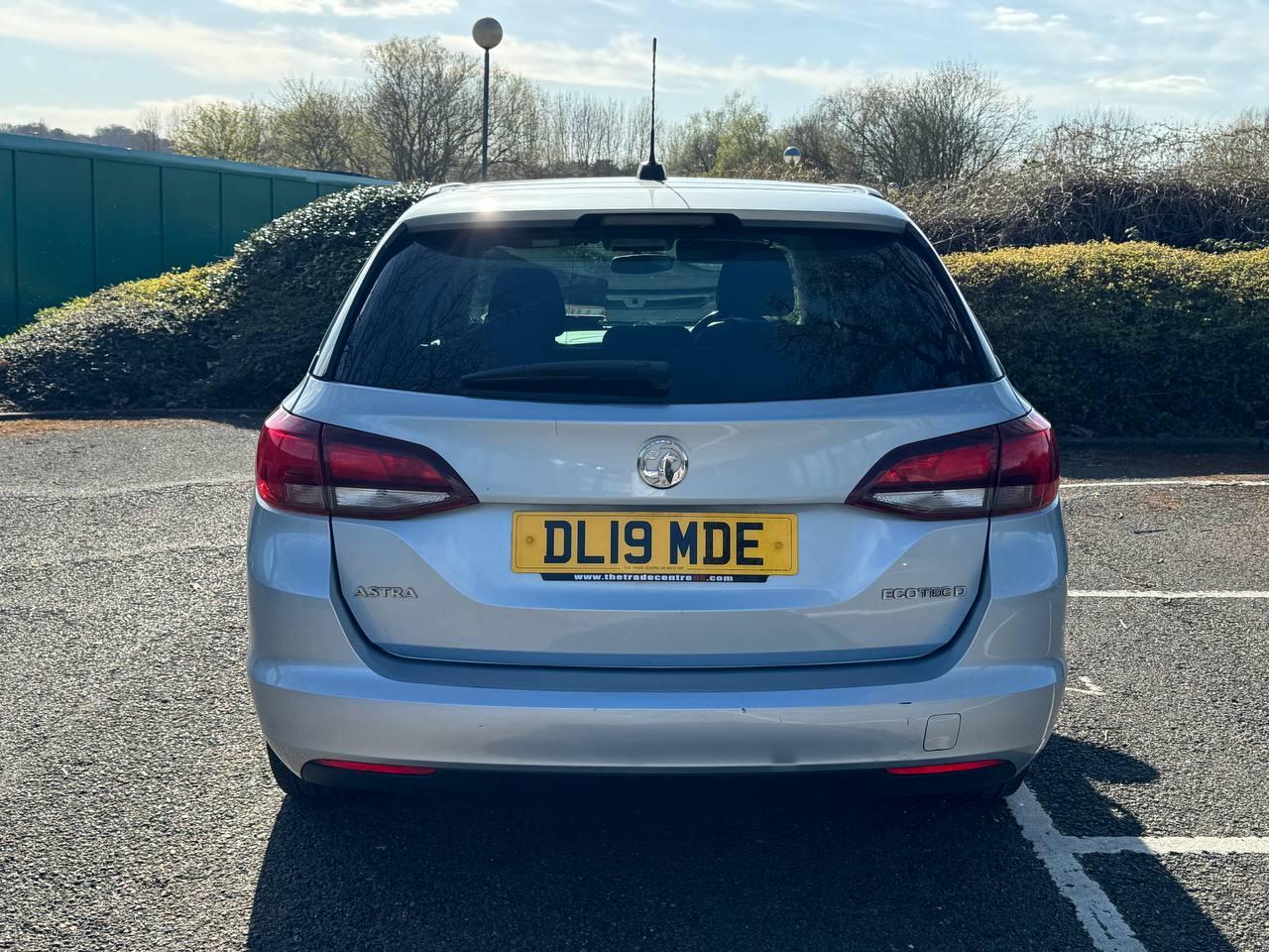 Vauxhall Astra 1.6 CDTi ecoTEC BlueInjection Tech Line Nav Sports Tourer 5dr Diesel Manual Euro 6 (s/s) (110 ps)