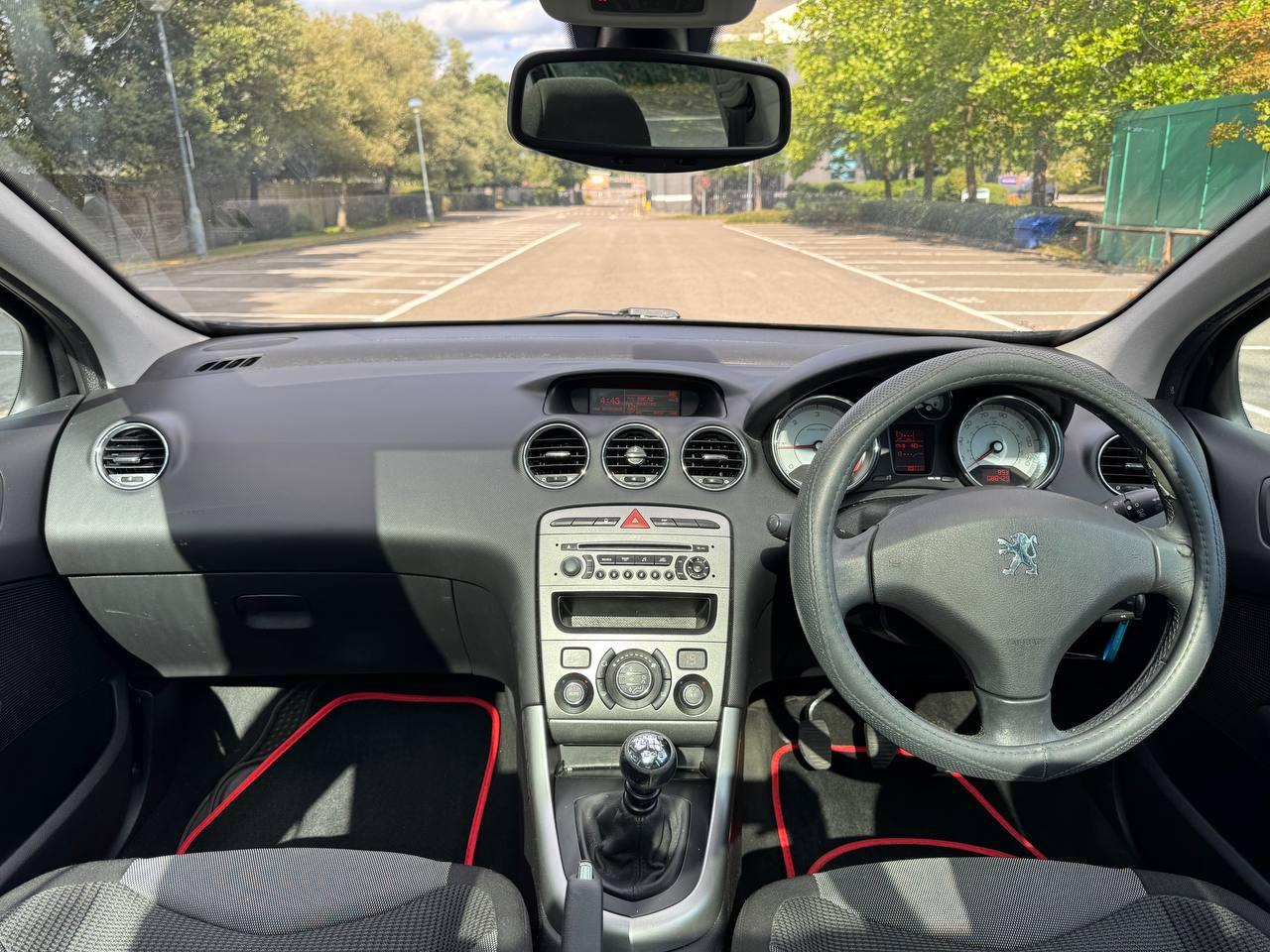 Peugeot 308 2.0 HDi FAP SE Hatchback 5dr Diesel Manual (146 g/km, 136 bhp)