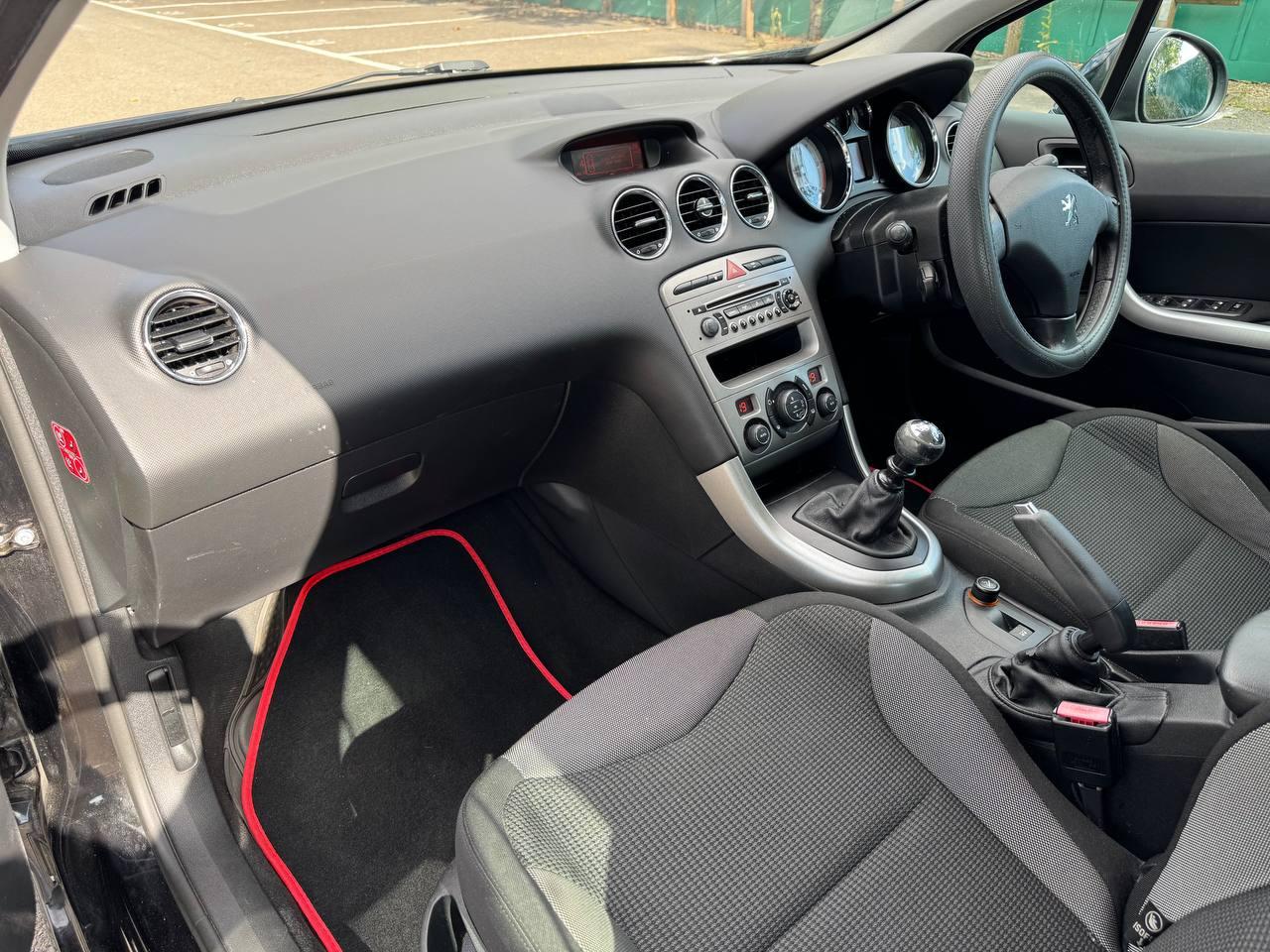 Peugeot 308 2.0 HDi FAP SE Hatchback 5dr Diesel Manual (146 g/km, 136 bhp)