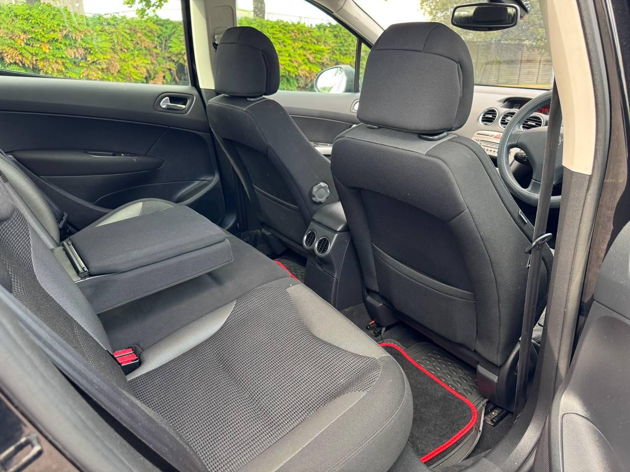 Peugeot 308 2.0 HDi FAP SE Hatchback 5dr Diesel Manual (146 g/km, 136 bhp)
