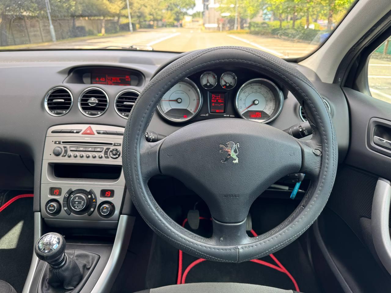 Peugeot 308 2.0 HDi FAP SE Hatchback 5dr Diesel Manual (146 g/km, 136 bhp)