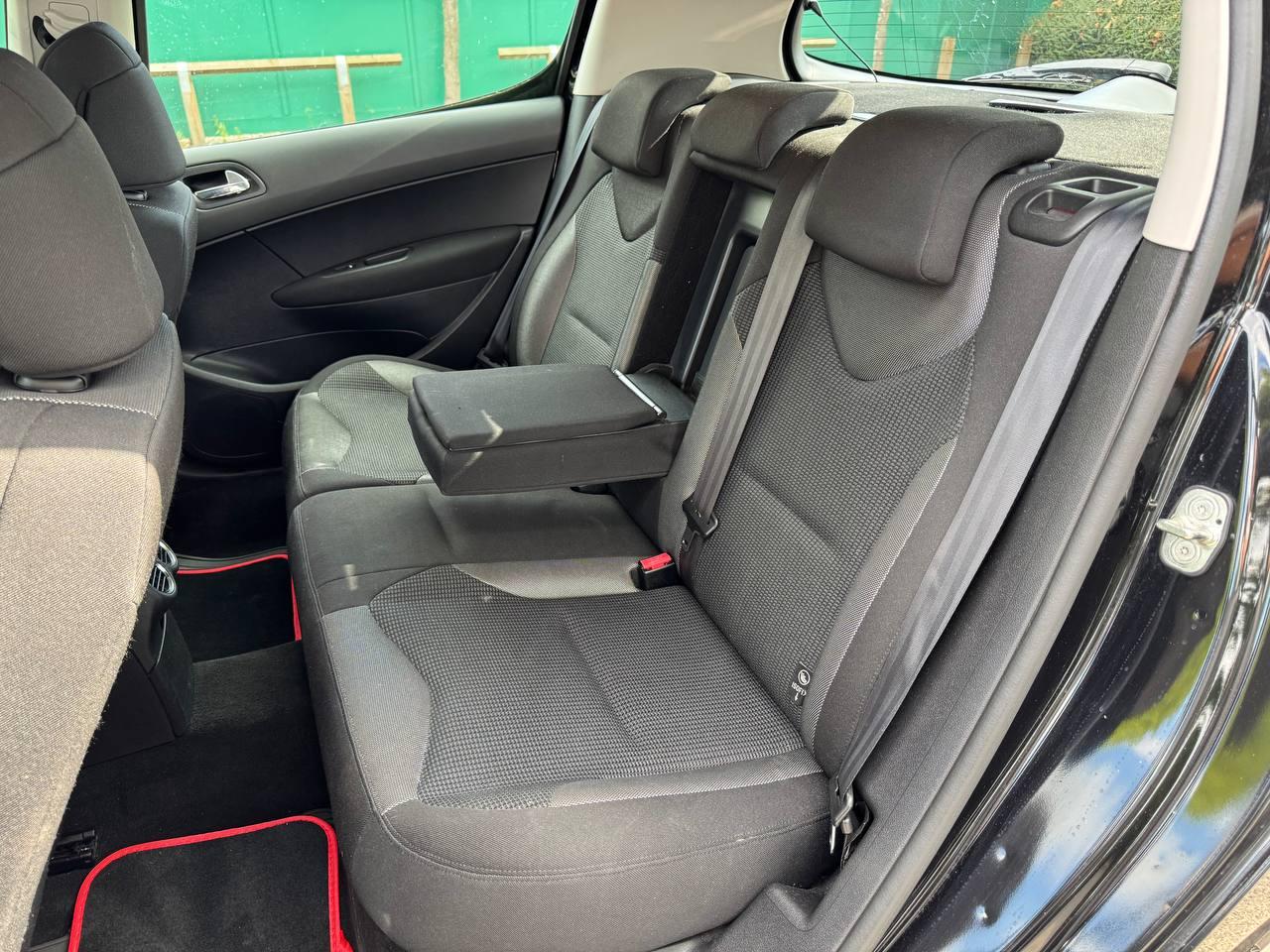 Peugeot 308 2.0 HDi FAP SE Hatchback 5dr Diesel Manual (146 g/km, 136 bhp)