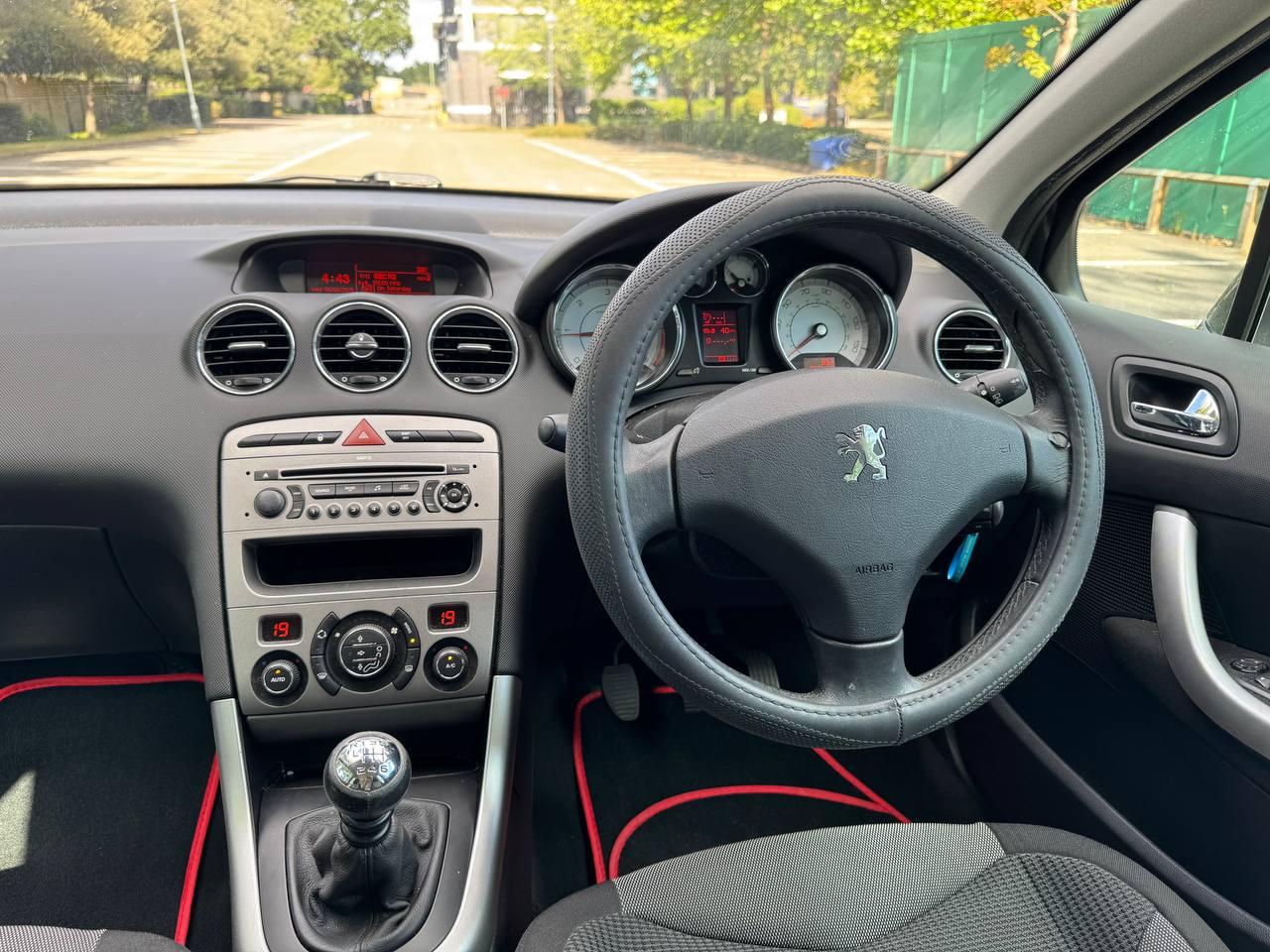 Peugeot 308 2.0 HDi FAP SE Hatchback 5dr Diesel Manual (146 g/km, 136 bhp)